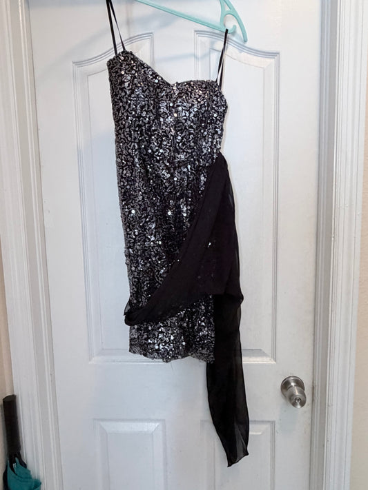 Frederick’s of Hollywood Black Silver Sequin Draped Mini Dress Size Small