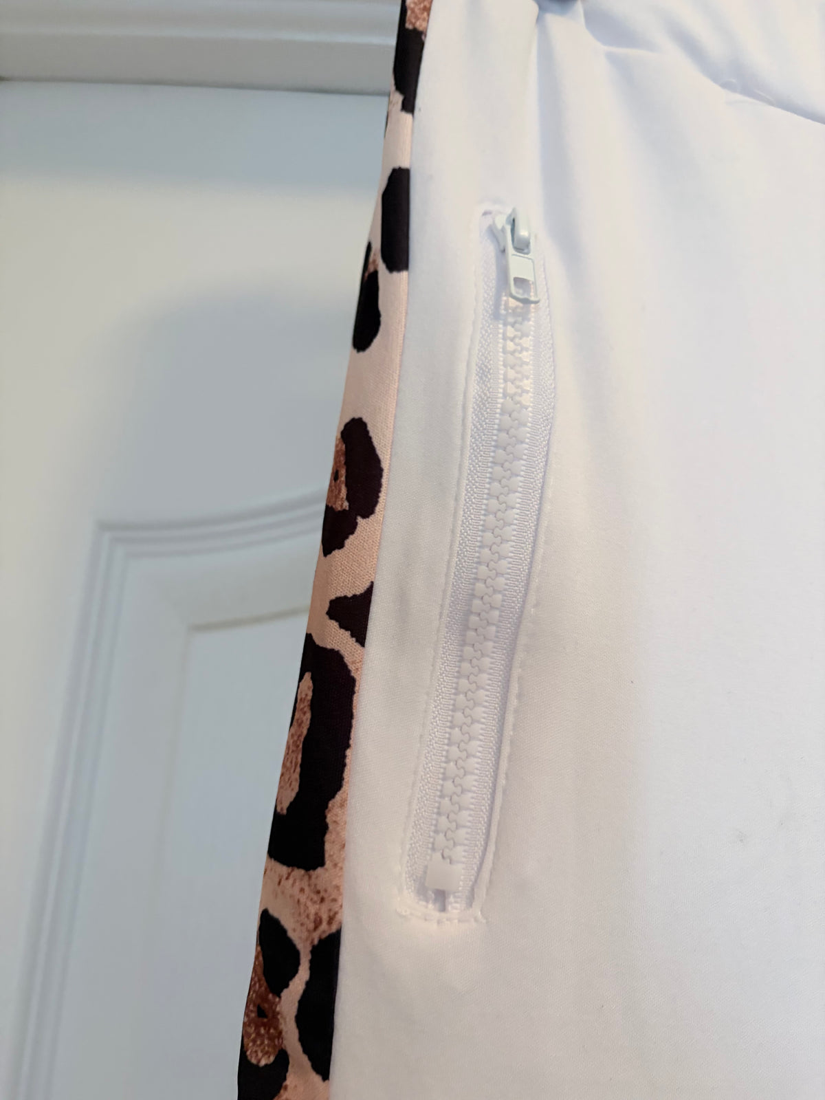 White Leopard Print Track Suit Set Jacket Pants Size Medium Zip Detail