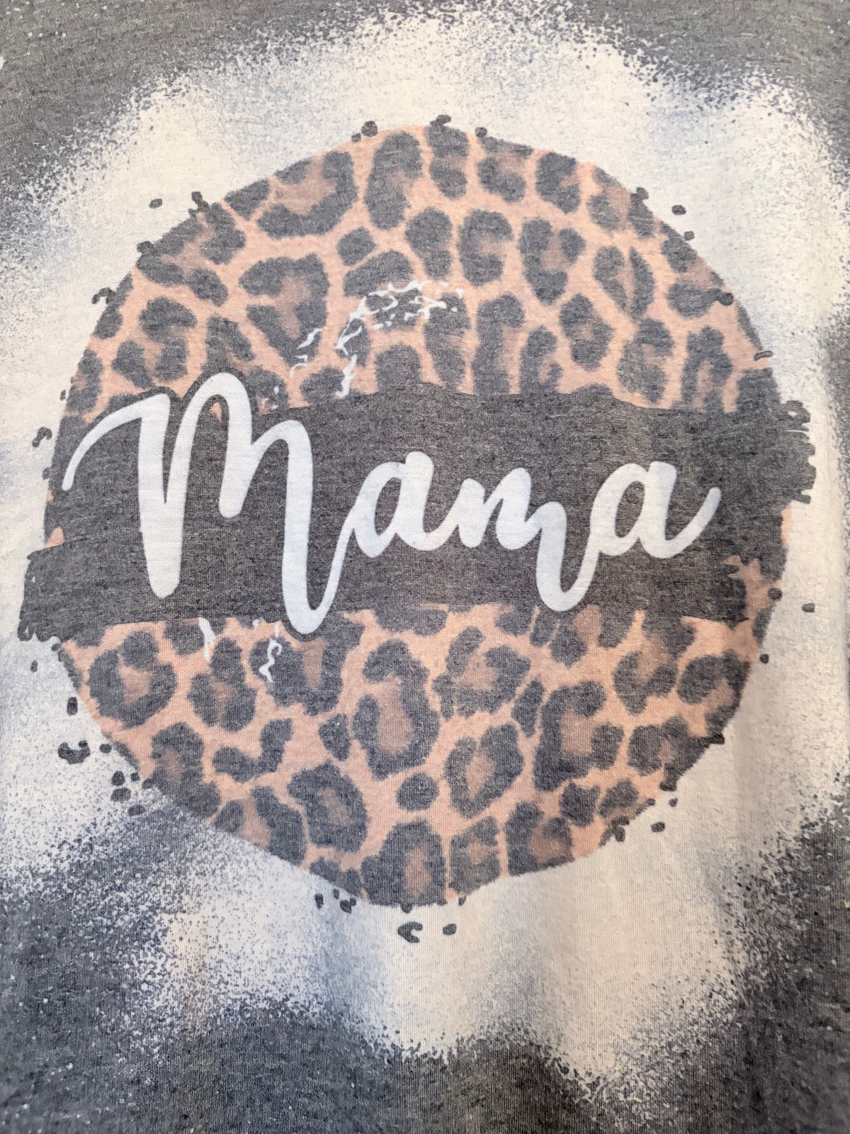 Gray Bleached Mama Leopard Print Graphic T-Shirt Size Large