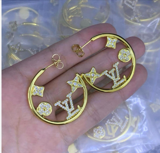 Logo Hoops with Clover