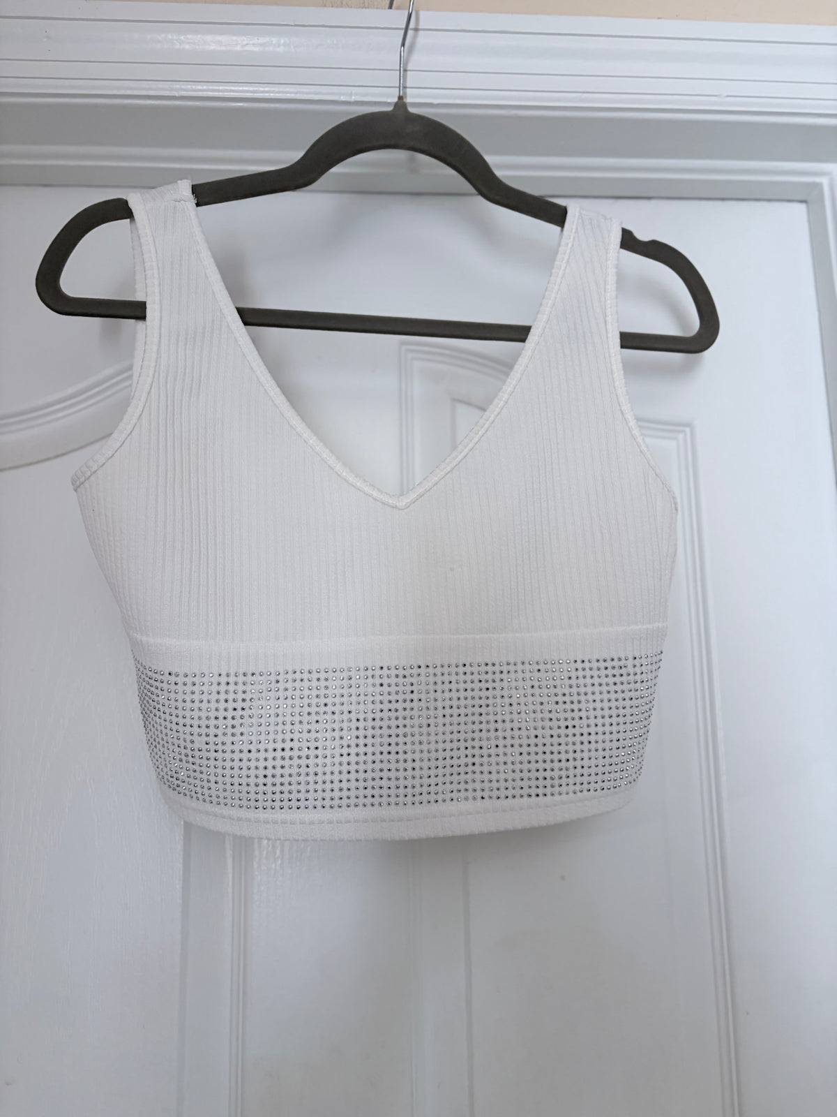 SHEIN White Ribbed Rhinestone V Neck Cropped Tank Top Size Large
