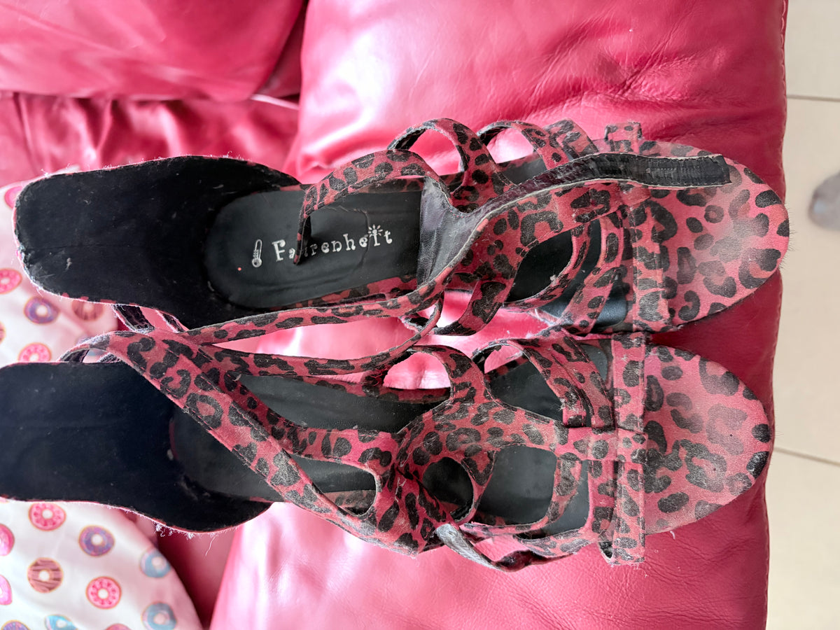 Fahrenheit Burgundy Leopard Print Strappy Platform Heels Size 8.5
