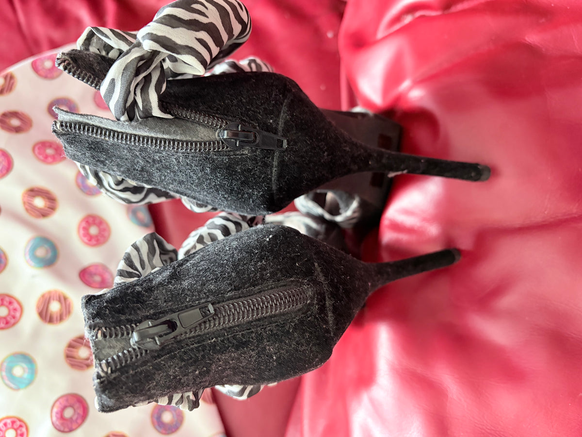 Charlotte Russe Black Zebra Print Bow Stiletto Heels Size 9