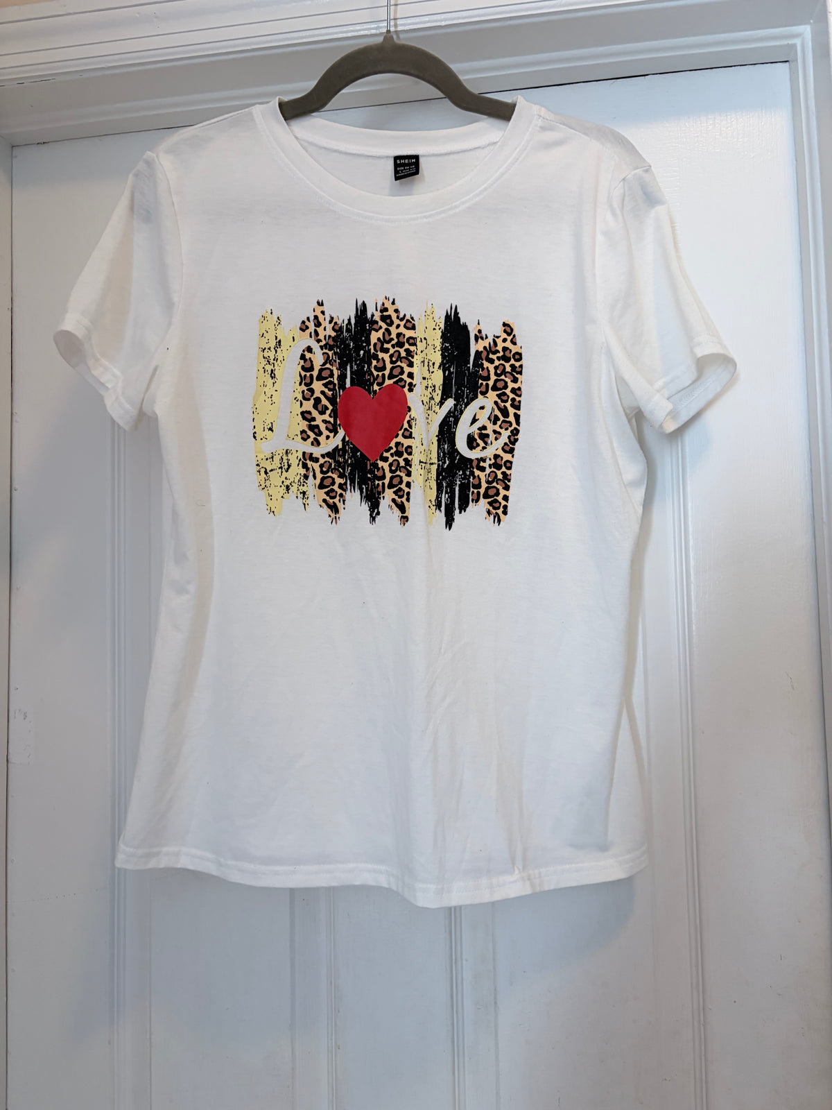 SHEIN Love Leopard Heart Graphic T-Shirt Large