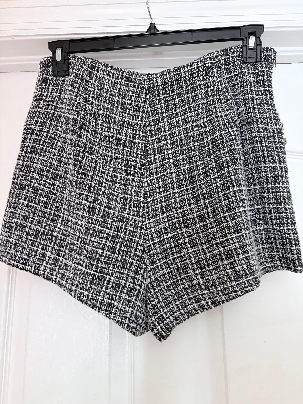 SHEIN Black & White Tweed Pearl Button Shorts Size L