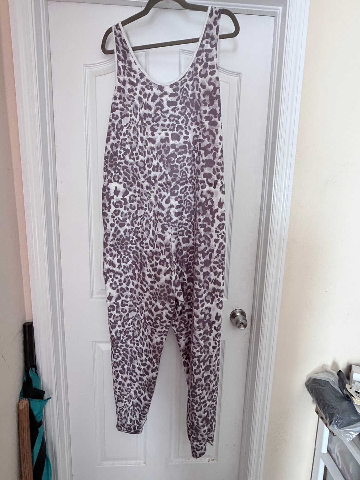 Gray Leopard Print Sleeveless Jumpsuit Size L