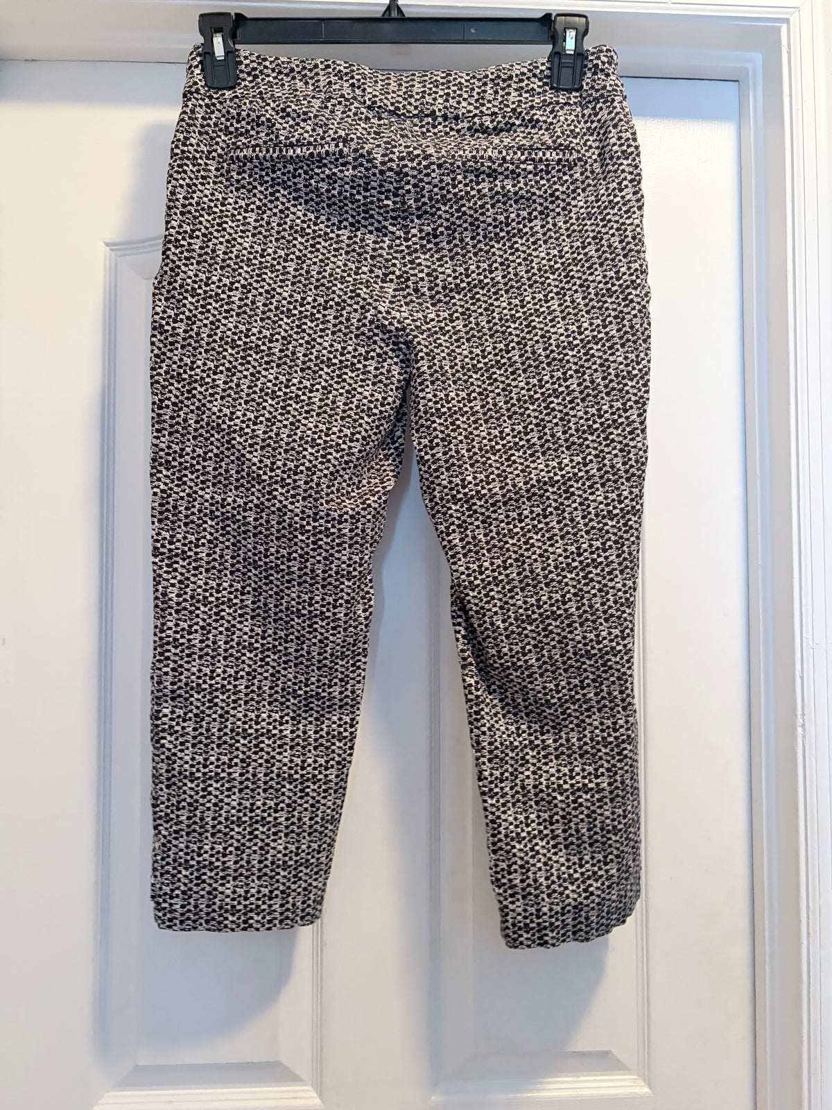 Hilary Radley Size M Black & White Abstract Print Pull-On Ankle Pants