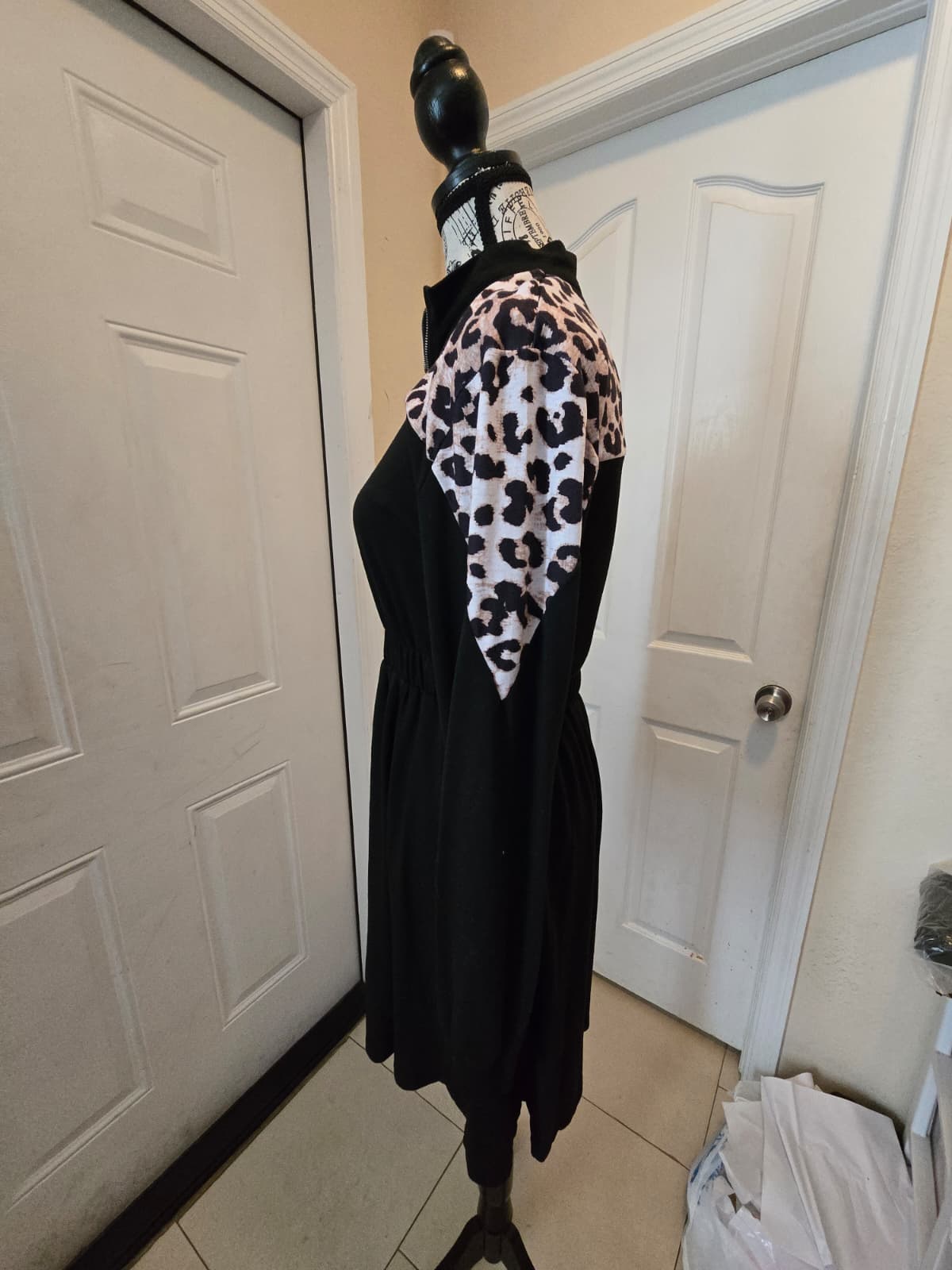 Black Zip‑Front Dress with Leopard Detail – Shein Size Medium