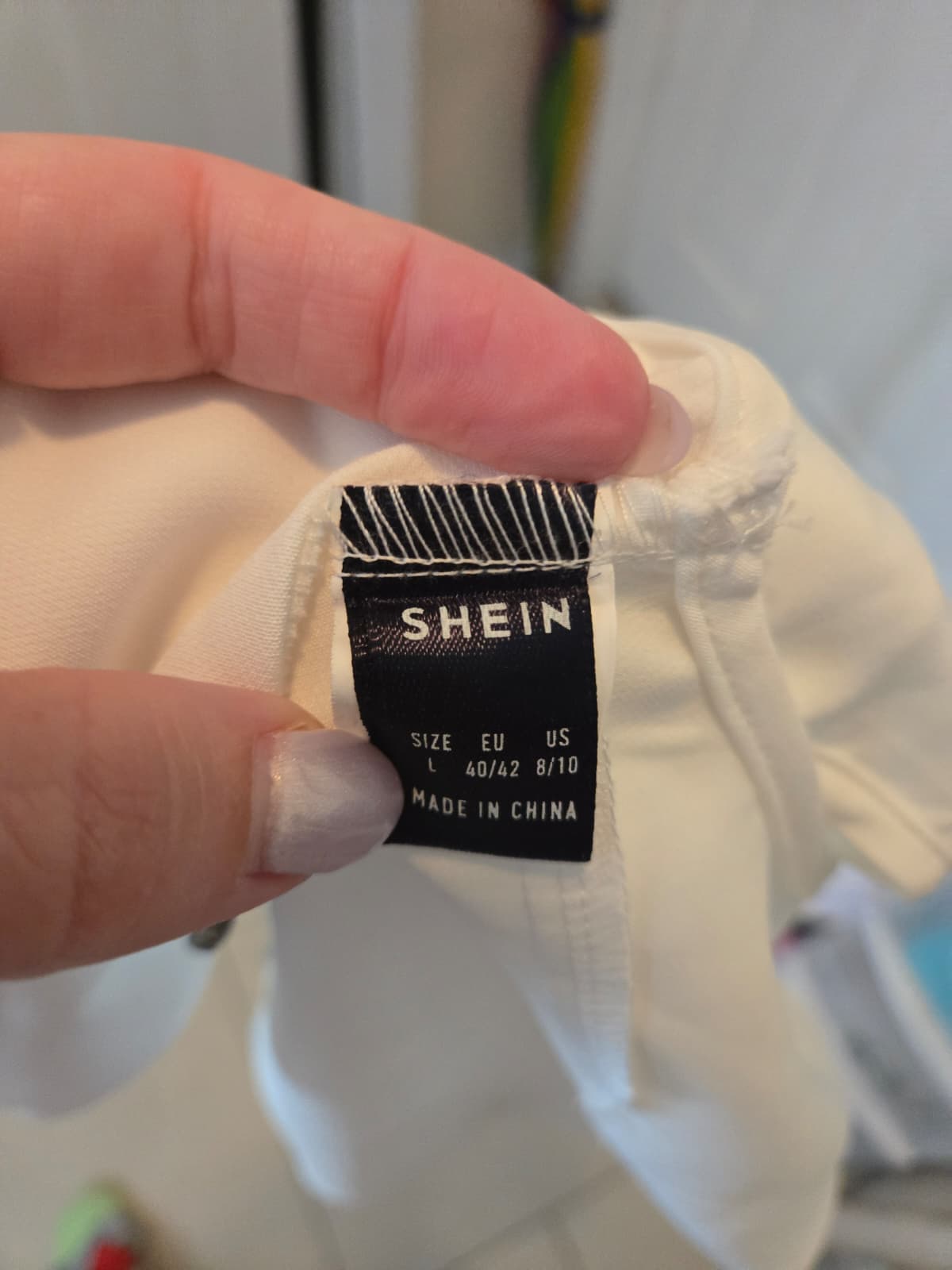 SHEIN White Mock Neck Crop Top with Sparkly Dangle Hem – Size Large