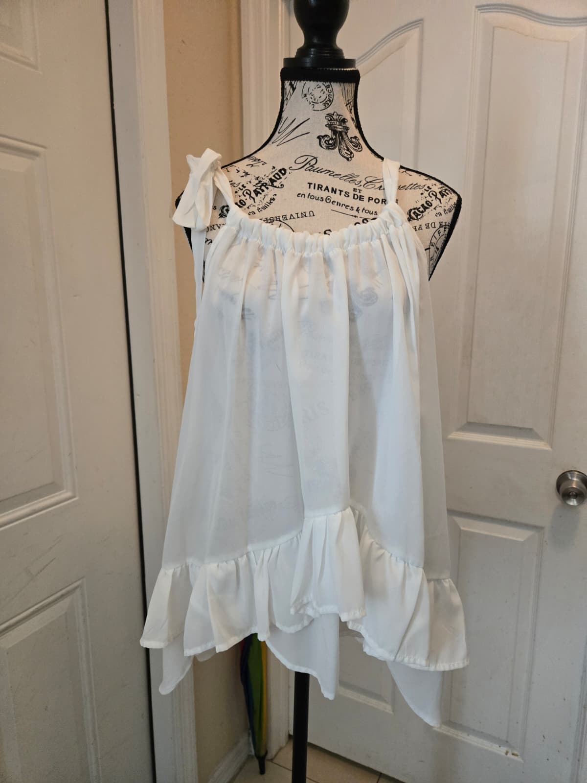 Women's Flowy Ruffle Hem Tank Top – Fits Like Large/XL