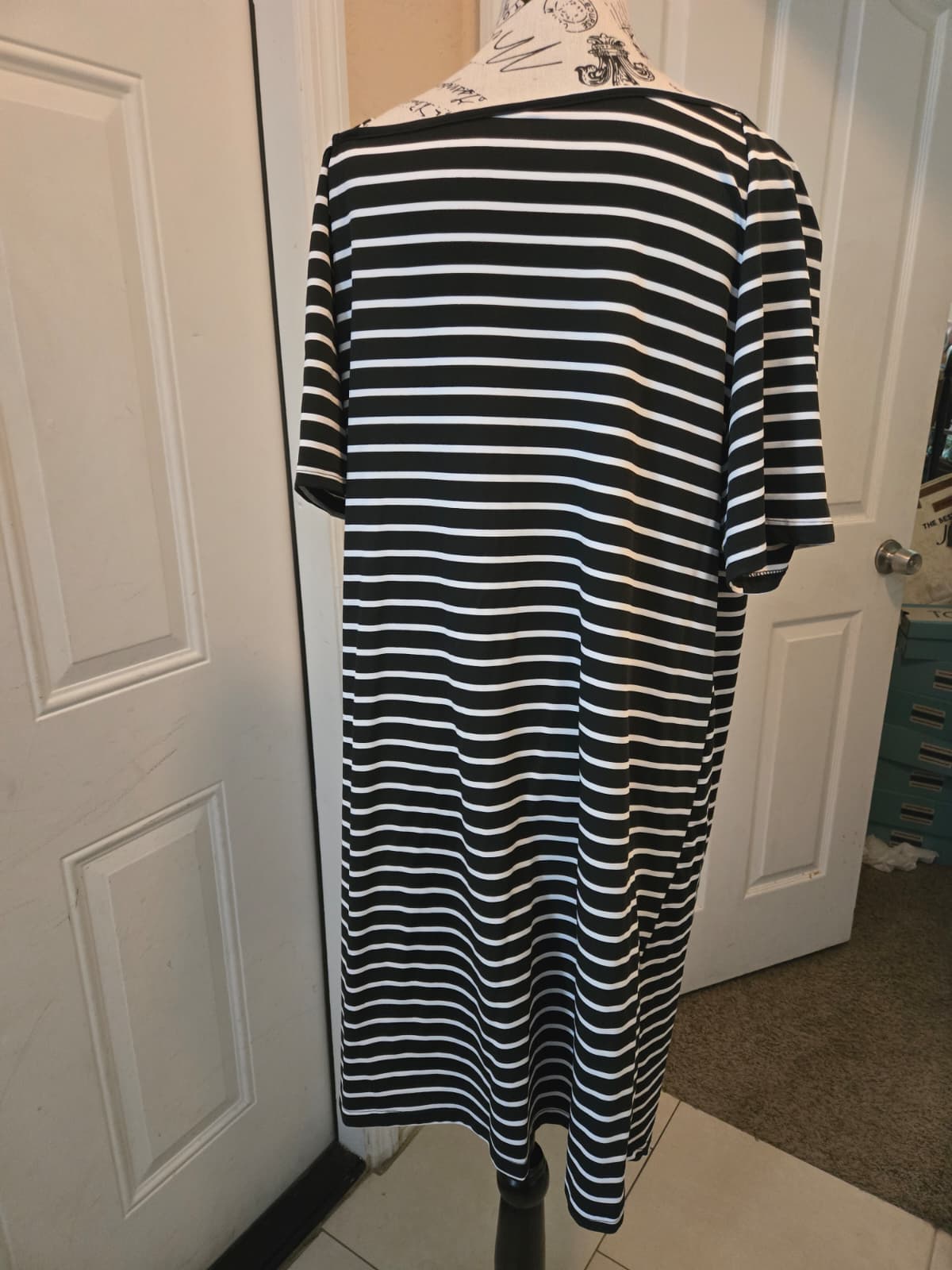 SHEIN Curve Black & White Striped Off‑Shoulder Dress – Size 0XL