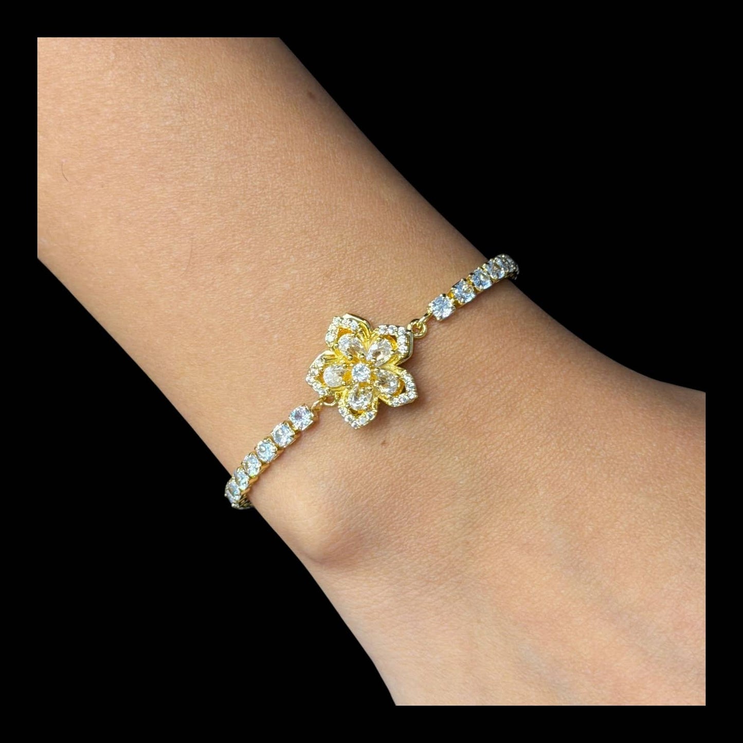 Rotating Spinner Snowflake Bracelet – Crystal