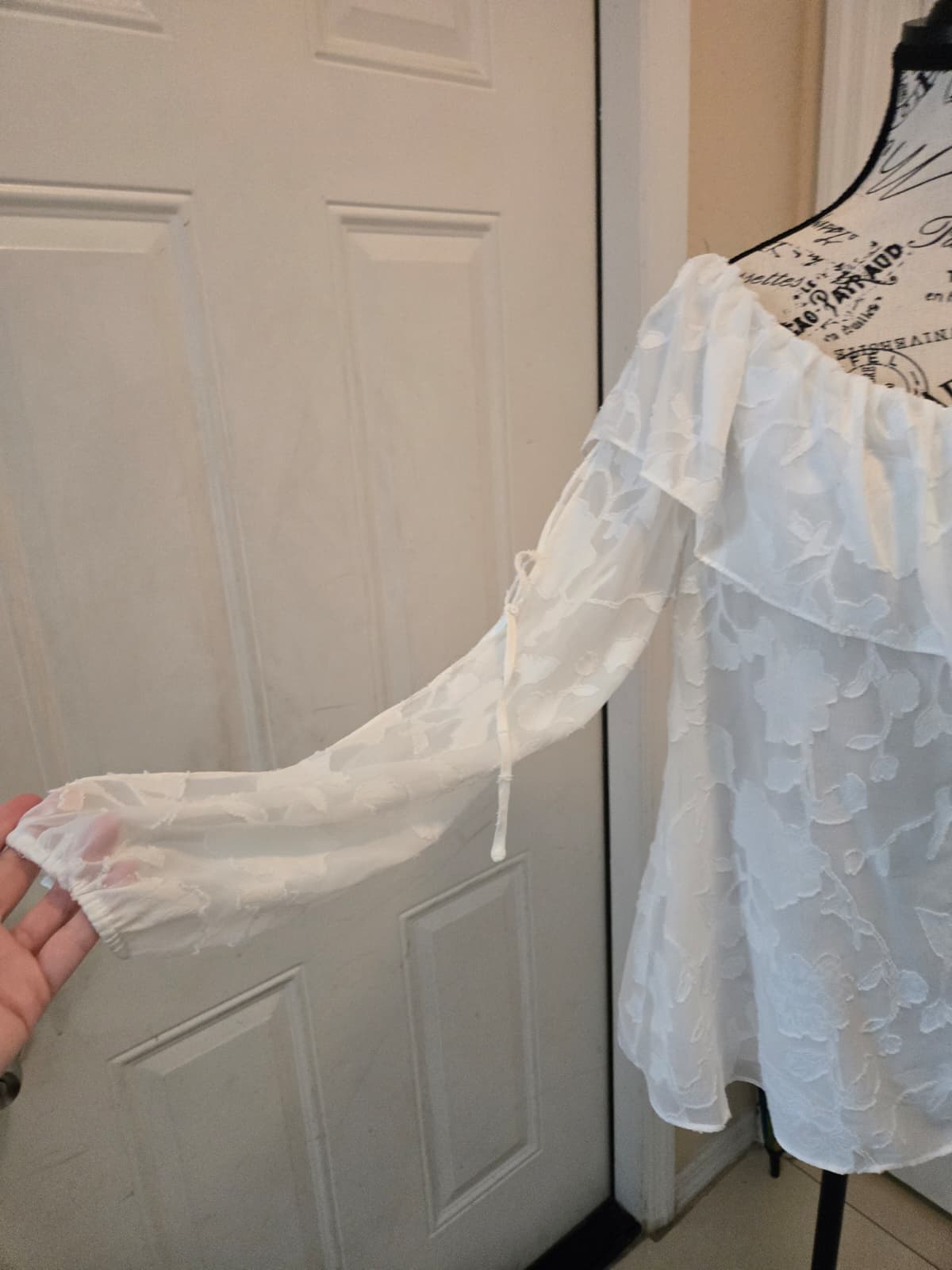Capsule White One-Shoulder Floral Textured Blouse – Fits Like Large/XL