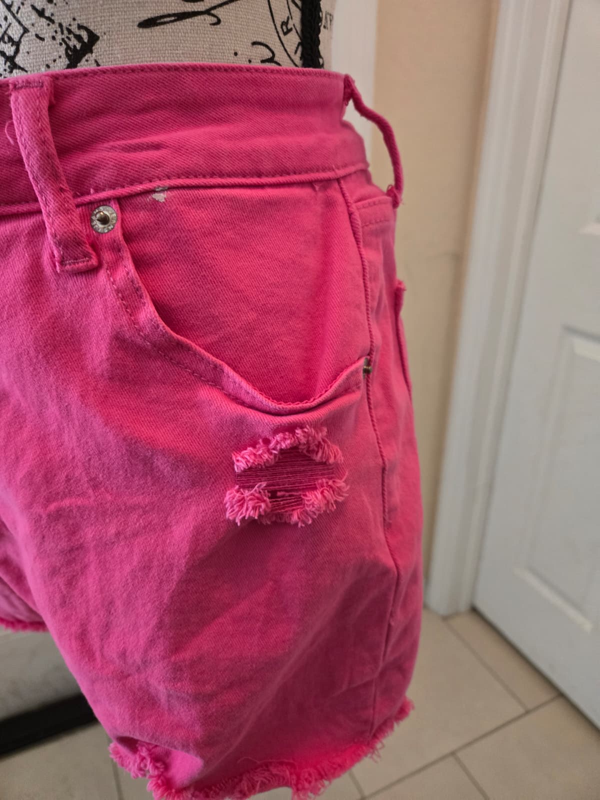 Hot Pink Distressed Denim Shorts – Size XL