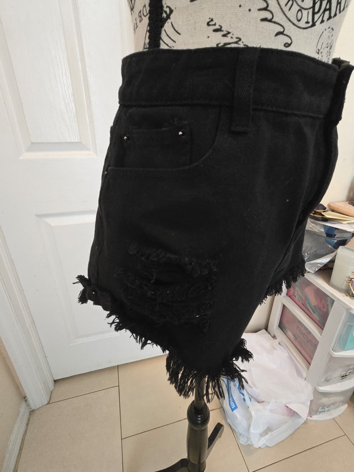 Black Distressed Denim Shorts – Size XL
