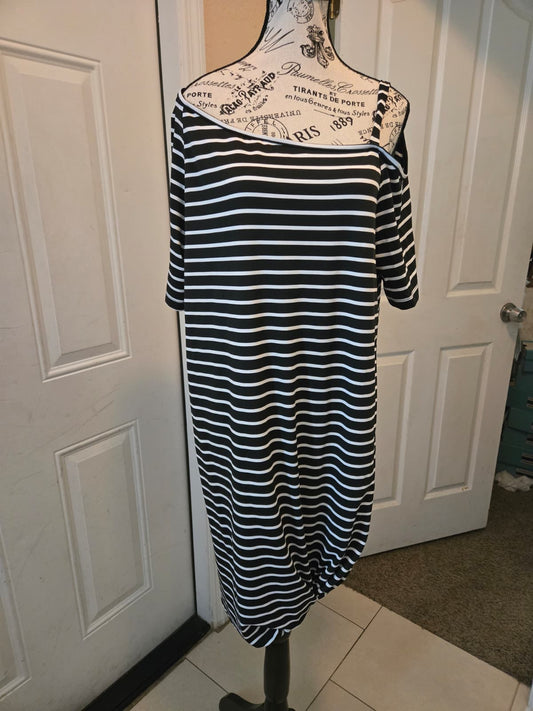 SHEIN Curve Black & White Striped Off‑Shoulder Dress – Size 0XL
