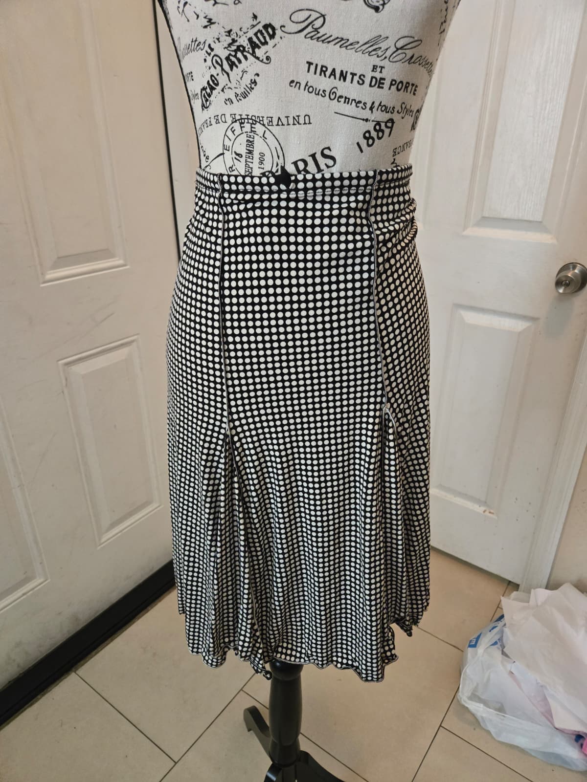 Max Studio Black & White Polka‑Dot Skirt with Drawstring Waist – Size XS