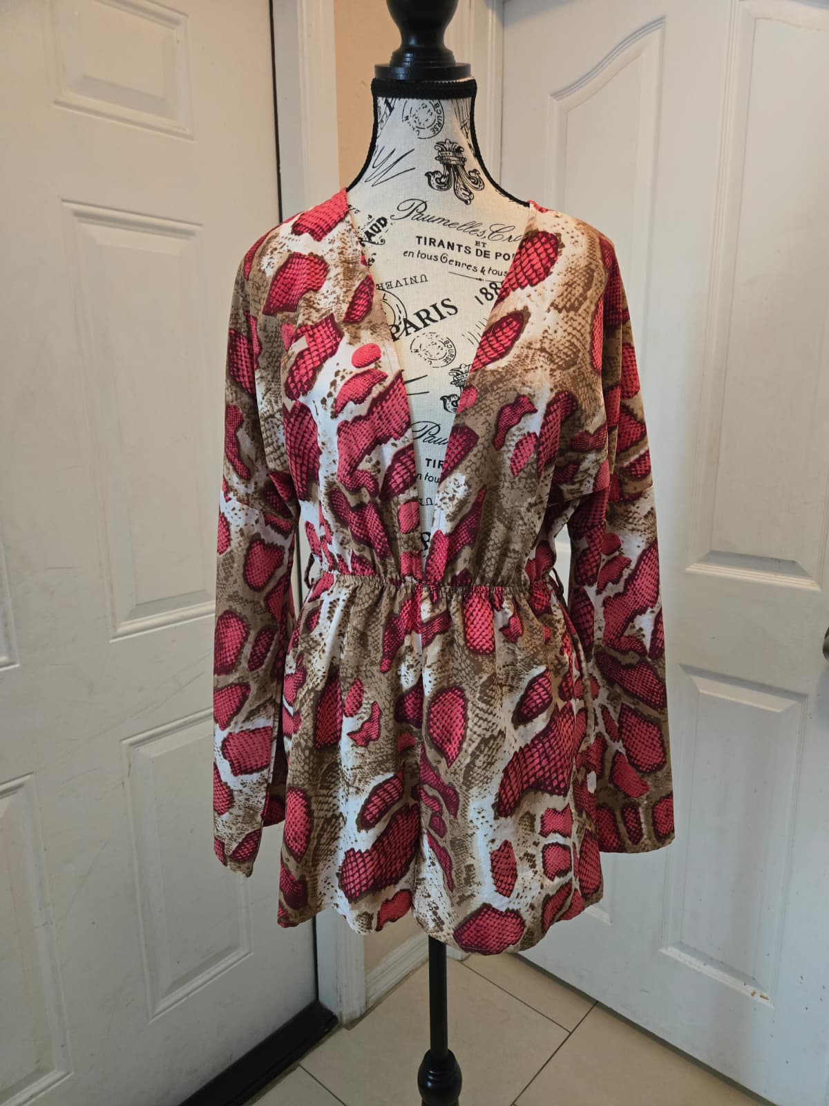 Eilly Bazar Snakeskin Print Long‑Sleeve Romper – Size Medium