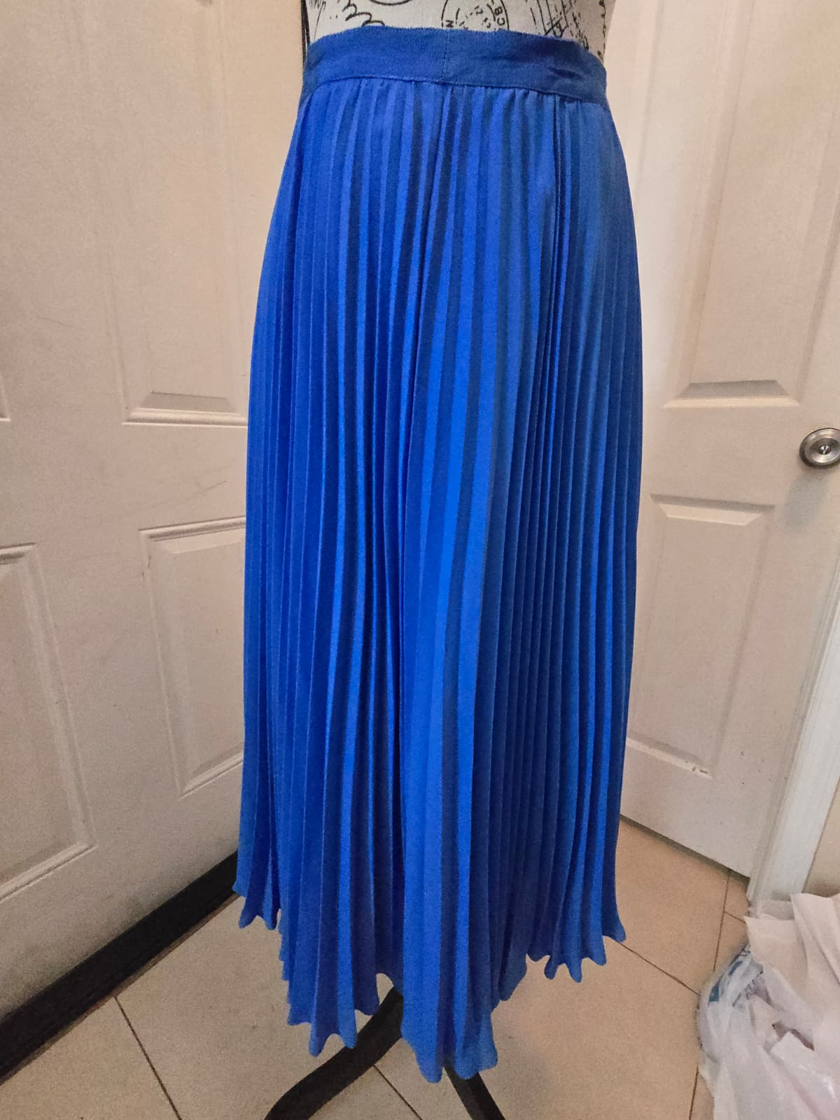 Bright Blue Pleated Skirt – Banana Republic Size 10P