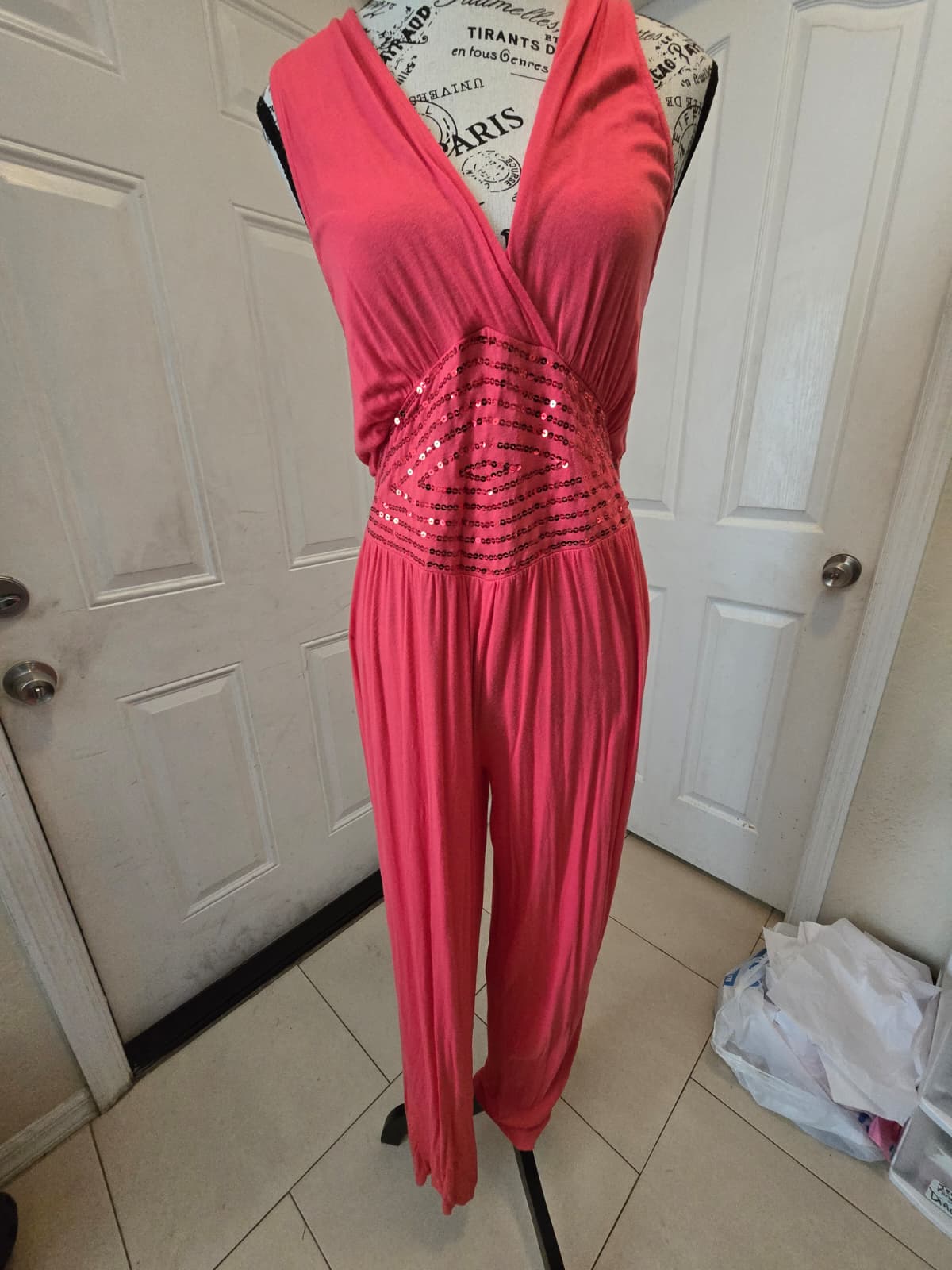 Simply Yours Coral Pink Sleeveless V‑Neck Jumpsuit – Size 8